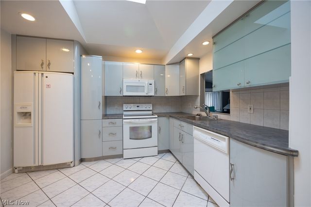 1668 Chelmsford, Mayfield Heights, OH 44124