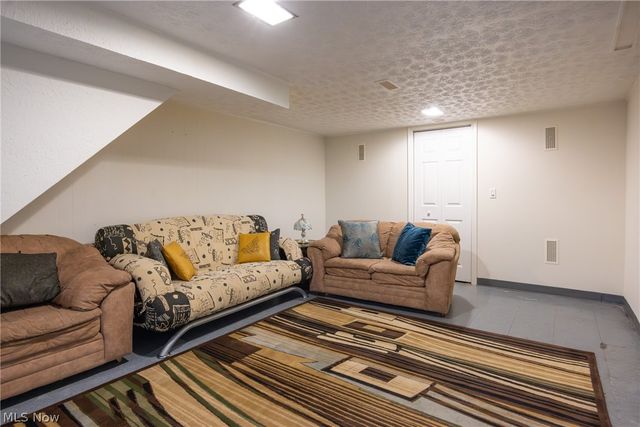 1668 Chelmsford, Mayfield Heights, OH 44124