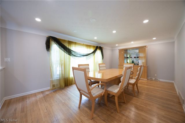 1668 Chelmsford, Mayfield Heights, OH 44124