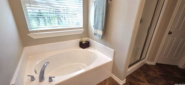 1591 County Road 320, Floresville, TX 78114