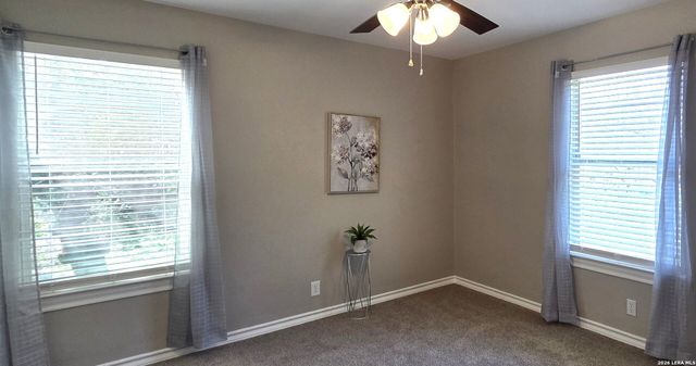 1591 County Road 320, Floresville, TX 78114