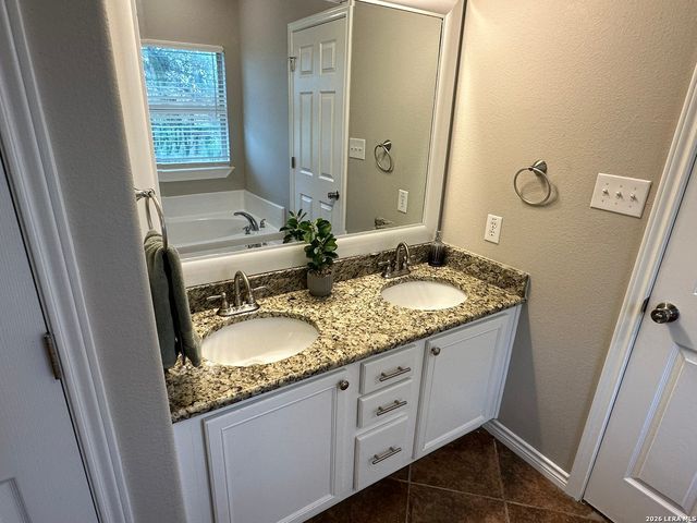 1591 County Road 320, Floresville, TX 78114
