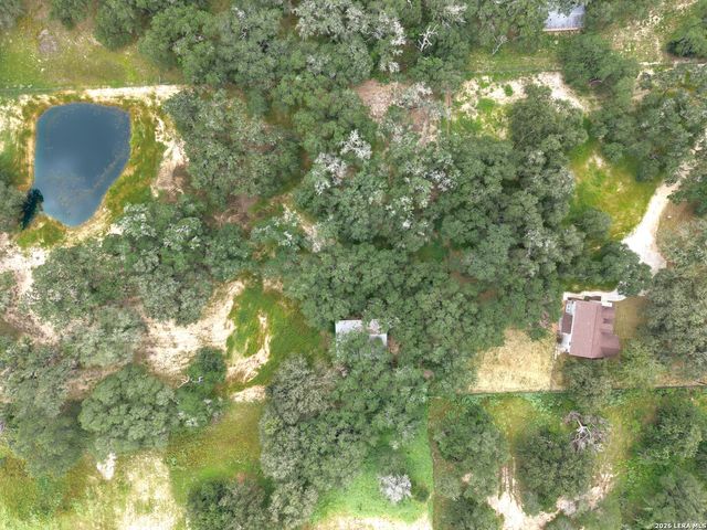 1591 County Road 320, Floresville, TX 78114