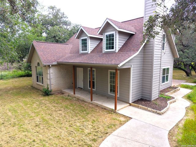 1591 County Road 320, Floresville, TX 78114