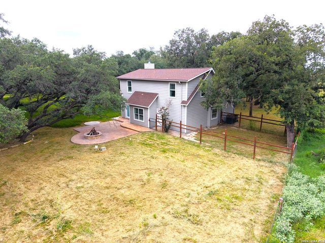 1591 County Road 320, Floresville, TX 78114