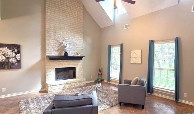 1591 County Road 320, Floresville, TX 78114