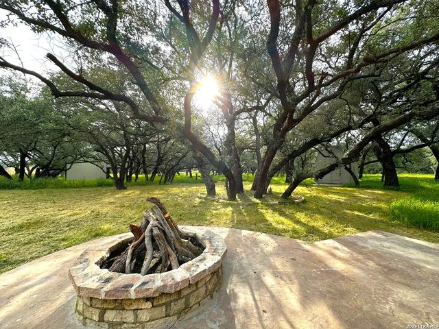 1591 County Road 320, Floresville, TX 78114