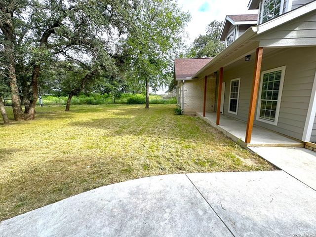 1591 County Road 320, Floresville, TX 78114