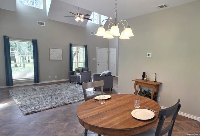 1591 County Road 320, Floresville, TX 78114