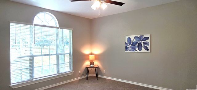 1591 County Road 320, Floresville, TX 78114