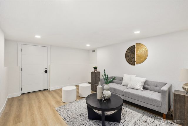 1717 NE Edmonds Ave, Renton, WA 98056