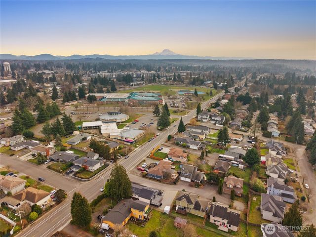 1717 NE Edmonds Ave, Renton, WA 98056