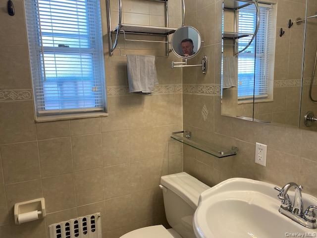 261-53 Langston E-1st fl, Glen Oaks, NY 11004