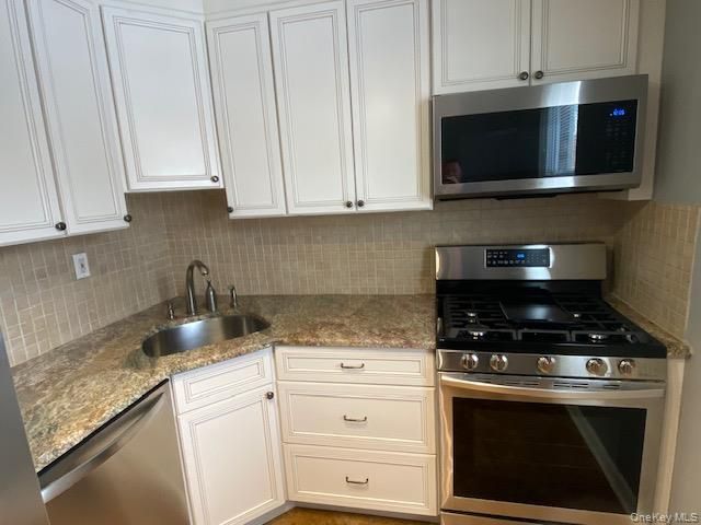 261-53 Langston E-1st fl, Glen Oaks, NY 11004