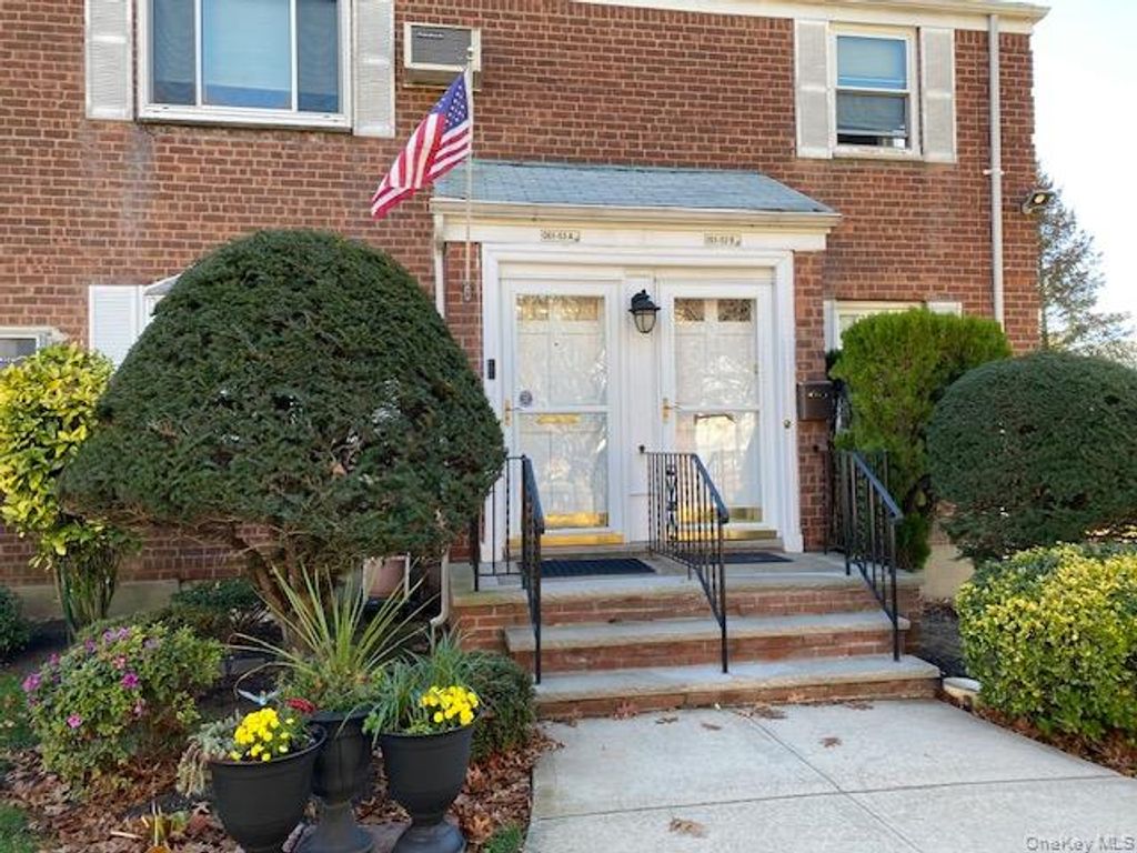 261-53 Langston E-1st fl, Glen Oaks, NY 11004