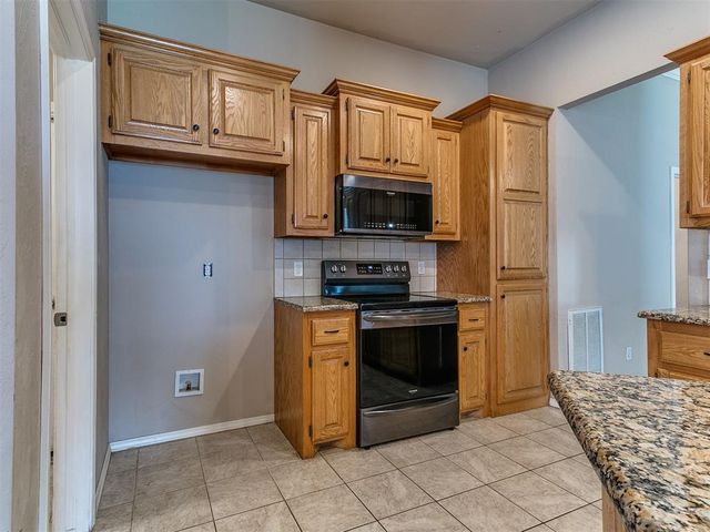 9908 NW 137th Street, Yukon, OK 73099