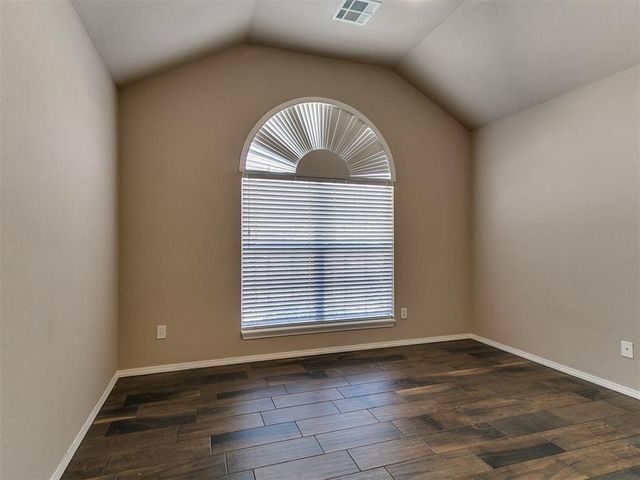 9908 NW 137th Street, Yukon, OK 73099