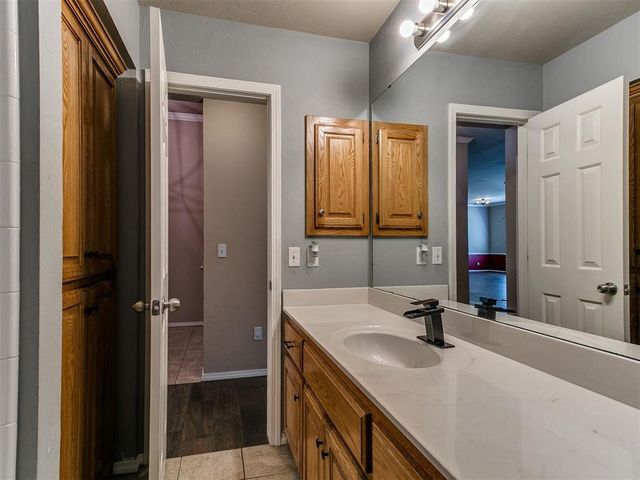 9908 NW 137th Street, Yukon, OK 73099