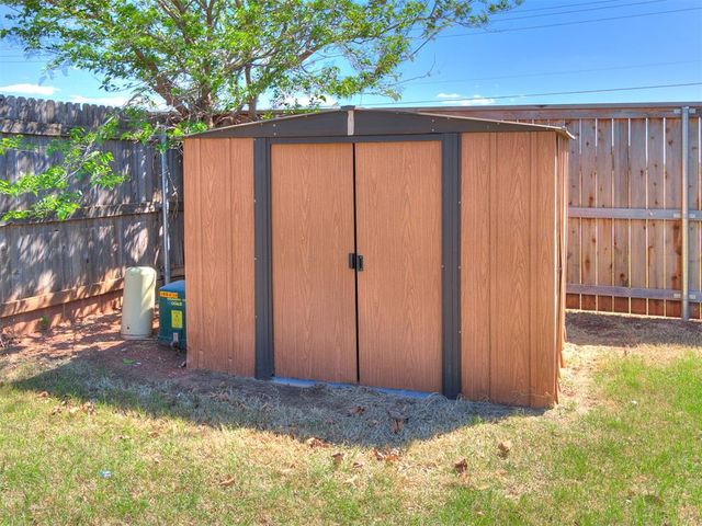 9908 NW 137th Street, Yukon, OK 73099