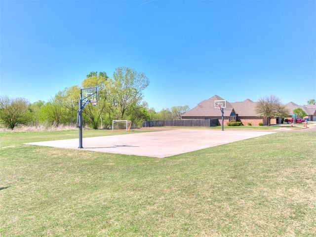 9908 NW 137th Street, Yukon, OK 73099