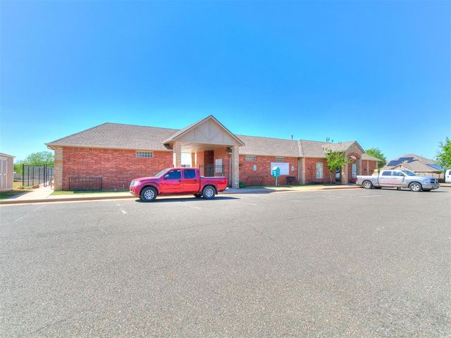 9908 NW 137th Street, Yukon, OK 73099