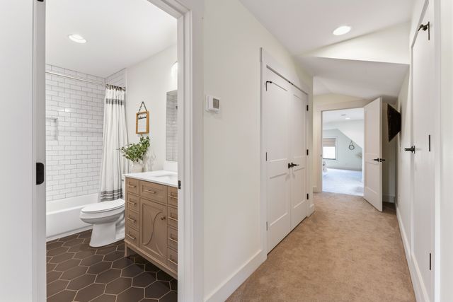 3000 Ora Ln, Spring Hill, TN 37174
