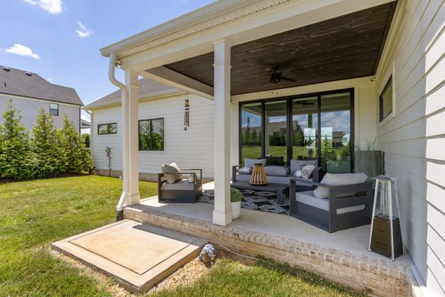 3000 Ora Ln, Spring Hill, TN 37174