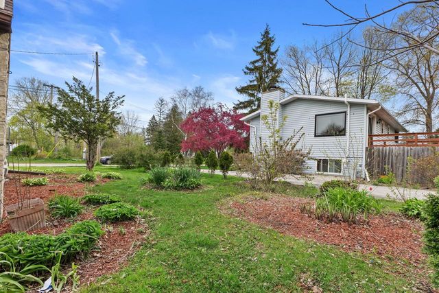 2001 Bender ROAD, Glendale, WI 53209