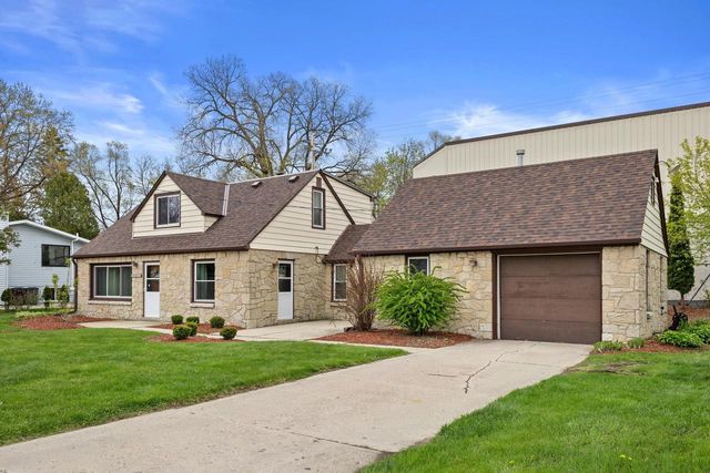 2001 Bender ROAD, Glendale, WI 53209