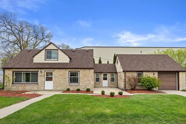 2001 Bender ROAD, Glendale, WI 53209