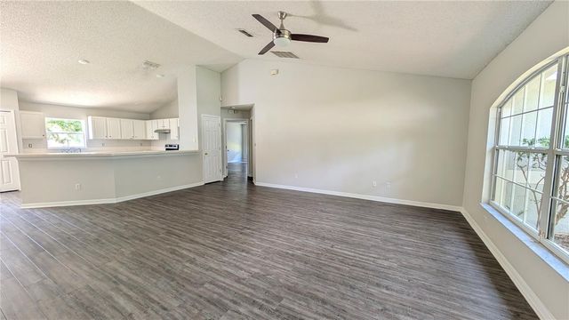 1306 WINDY BLUFF DRIVE, Minneola, FL 34715