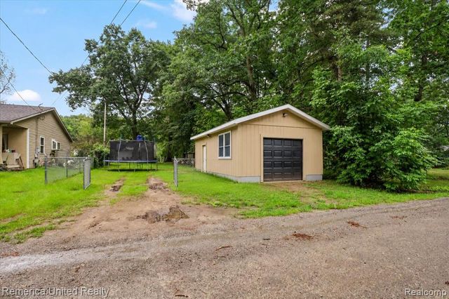 15270 Ripple Drive, Linden, MI 48451