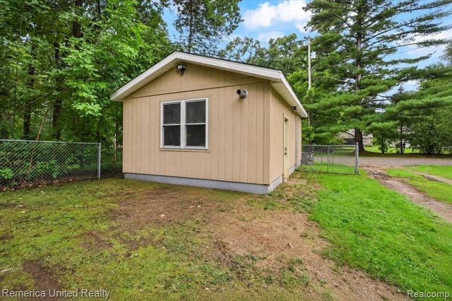 15270 Ripple Drive, Linden, MI 48451