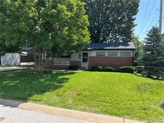 1228 Arrowhead Drive, Olivette, MO 63132