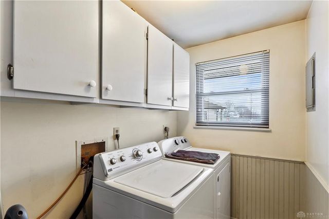 6566 Highbury Road, Huber Heights, OH 45424