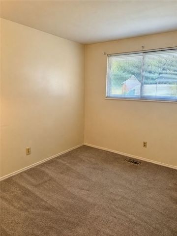 6566 Highbury Road, Huber Heights, OH 45424