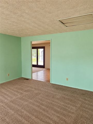 6566 Highbury Road, Huber Heights, OH 45424