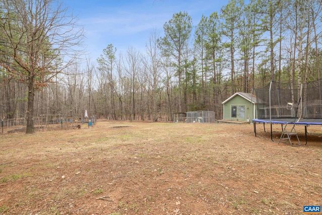 2325 MARTIN KINGS RD, Scottsville, VA 24590