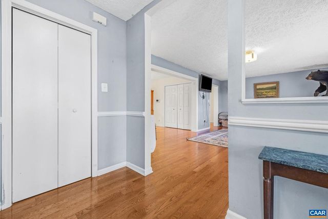 2325 MARTIN KINGS RD, Scottsville, VA 24590