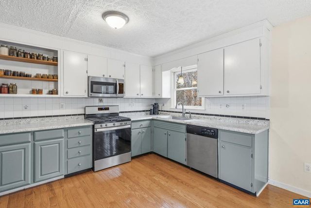 2325 MARTIN KINGS RD, Scottsville, VA 24590