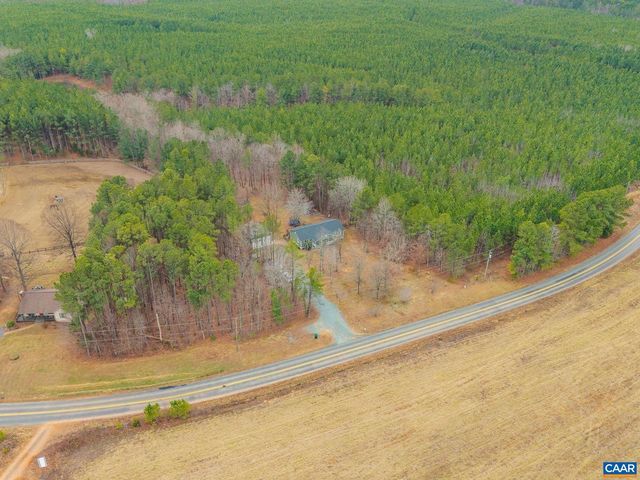 2325 MARTIN KINGS RD, Scottsville, VA 24590