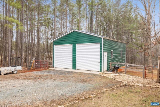 2325 MARTIN KINGS RD, Scottsville, VA 24590