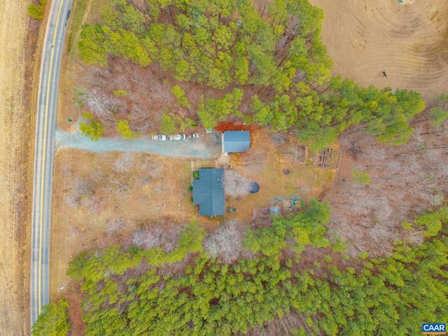 2325 MARTIN KINGS RD, Scottsville, VA 24590