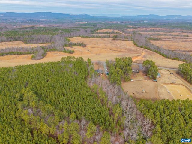 2325 MARTIN KINGS RD, Scottsville, VA 24590