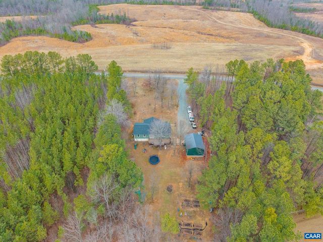 2325 MARTIN KINGS RD, Scottsville, VA 24590