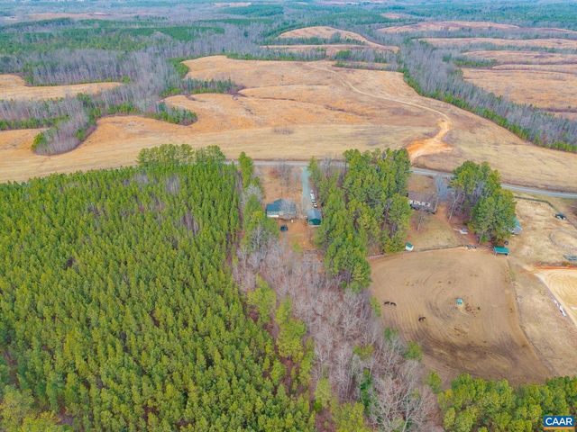 2325 MARTIN KINGS RD, Scottsville, VA 24590