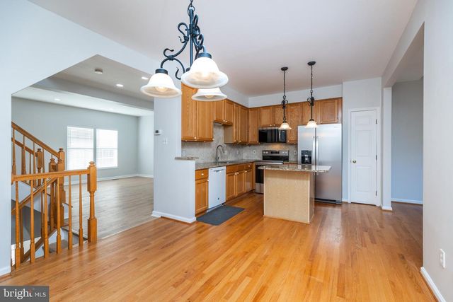 8 BARCLAY DR, Hockessin, DE 19707