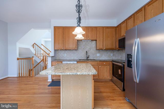 8 BARCLAY DR, Hockessin, DE 19707