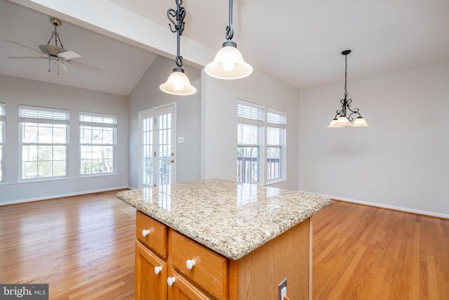 8 BARCLAY DR, Hockessin, DE 19707