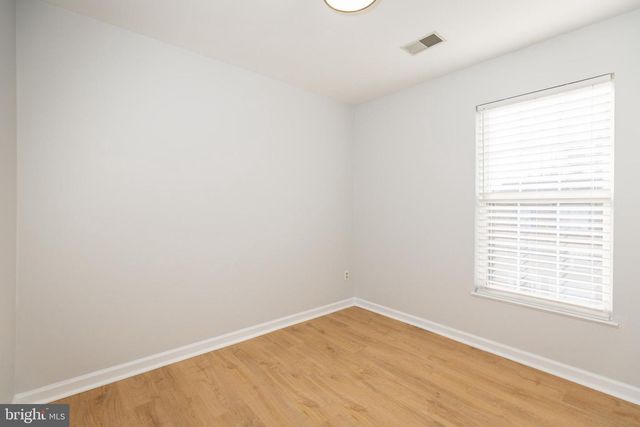 8 BARCLAY DR, Hockessin, DE 19707